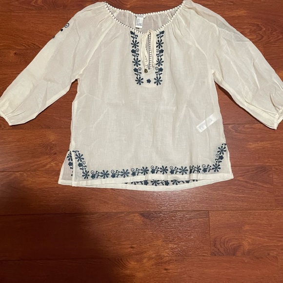 Forever 21 Tops - *HOST PICK* Forever 21 Boho-styled white see through shirt Size small.